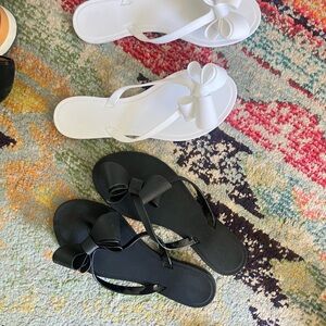 Classic Bow Flip Flop Sandals - Black and White bundle